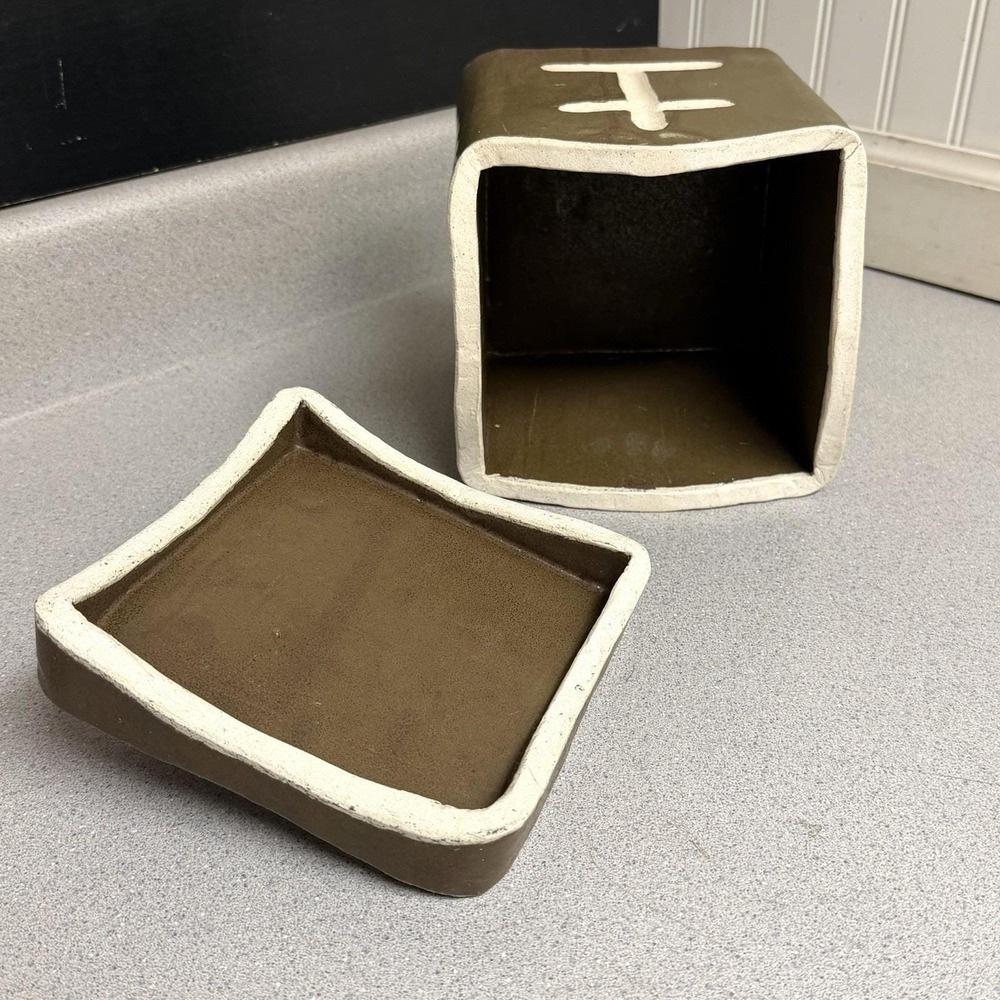 Vintage Handcrafted Japanese Olive Green Square Storage Box Lid Footed 9" Signed - Picture 7 of 12